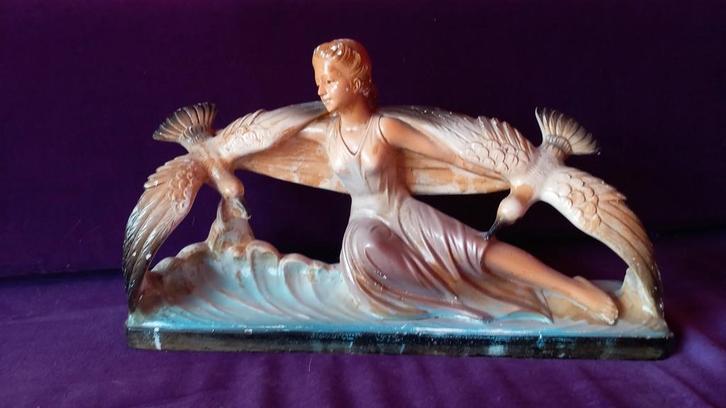 gipsen beeld vrouw met meeuwen arnova 312, Antiek en Kunst, Curiosa en Brocante, Ophalen