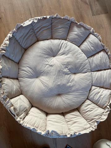 Speelkleed / babynest beige beschikbaar voor biedingen
