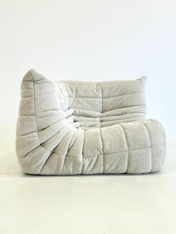 Wit taupe Ligne Roset Togo hoekelement 1-zit beschikbaar voor biedingen