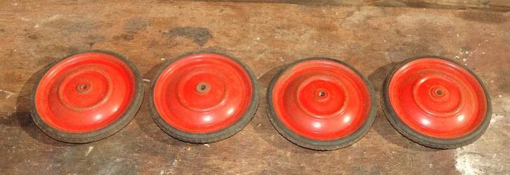 set ijzeren wielen voor trapauto, Antiek en Kunst, Curiosa en Brocante, Ophalen