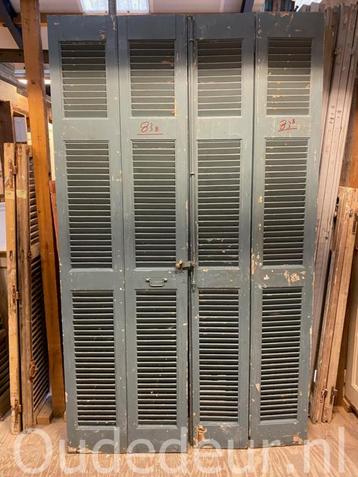 nr. L83b set blauwe louvre beschikbaar voor biedingen