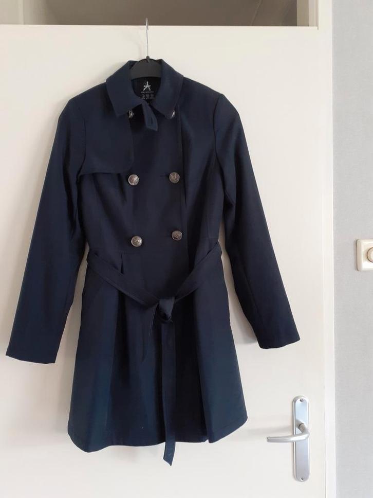 Donkerblauwe trenchcoat, maat 32., Kleding | Dames, Jassen | Zomer, Zo goed als nieuw, Maat 34 (XS) of kleiner, Blauw, Ophalen of Verzenden