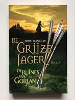 John Flanagan - De Grijze jager deel 1 De ruïnes van Gorlan, Boeken, John Flanagan, Ophalen of Verzenden, Zo goed als nieuw