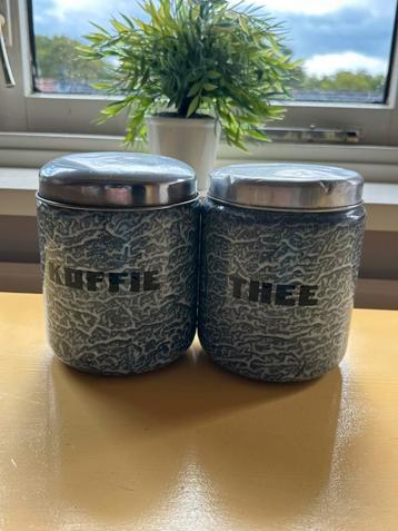 Antieke Koffie & Thee Voorraadbussen beschikbaar voor biedingen