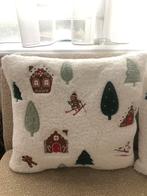 Kerstkussen bont met borduursel, Huis en Inrichting, Woonaccessoires | Kussens, Ophalen of Verzenden, Zo goed als nieuw, Vierkant