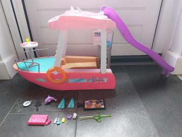 Barbie boot Zo goed als nieuw beschikbaar voor biedingen