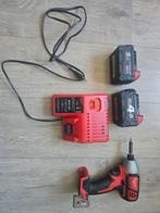 Milwaukee Slagschroevendraaier met twee accu's en oplader, Doe-het-zelf en Verbouw, Gereedschap | Boormachines, Ophalen of Verzenden