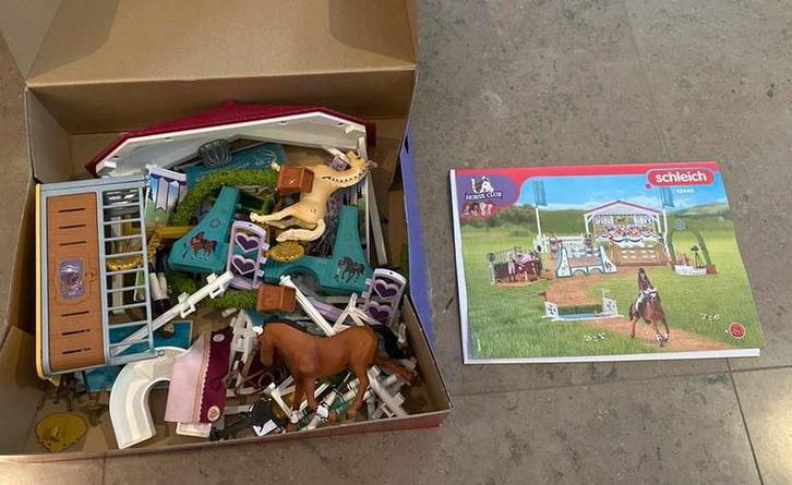Schleich Horse Club Set 42440 - Paarden concours, Kinderen en Baby's, Speelgoed | Playmobil, Gebruikt, Complete set, Ophalen of Verzenden
