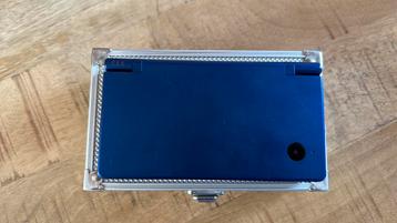 Nintendo DS Lite Blauw met Metalen Case beschikbaar voor biedingen