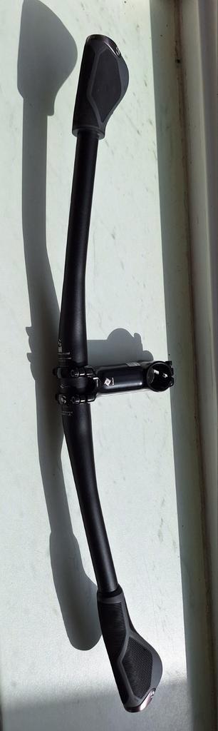 Bontrager sport stuur 690mm met handvatten beschikbaar voor biedingen