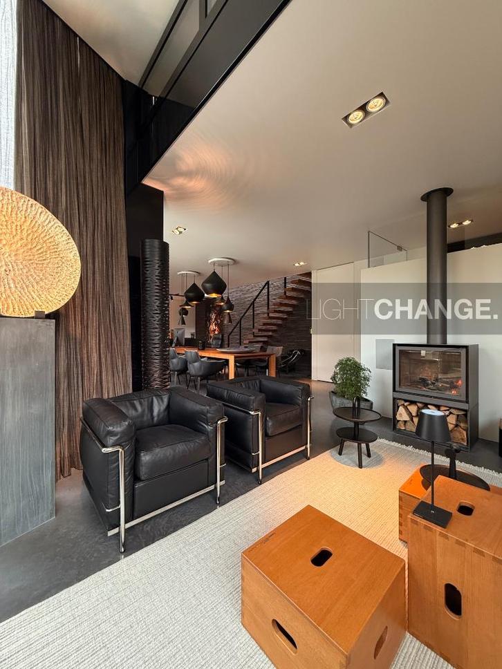 Cassina 2 fauteuil BLACK FRIDAY LC2 LC4 NIEUW in doos - 44%, Huis en Inrichting, Fauteuils, Nieuw, Leer, Metaal, 75 tot 100 cm