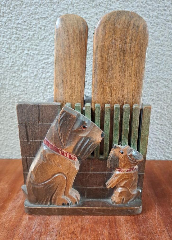 Art Deco houten Scottie dogs (Terriërs) borstelhouder, Antiek en Kunst, Antiek | Woonaccessoires, Ophalen of Verzenden
