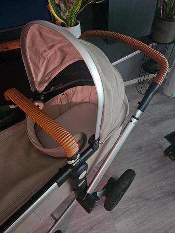 Joolz kinderwagen met het nodige.  beschikbaar voor biedingen