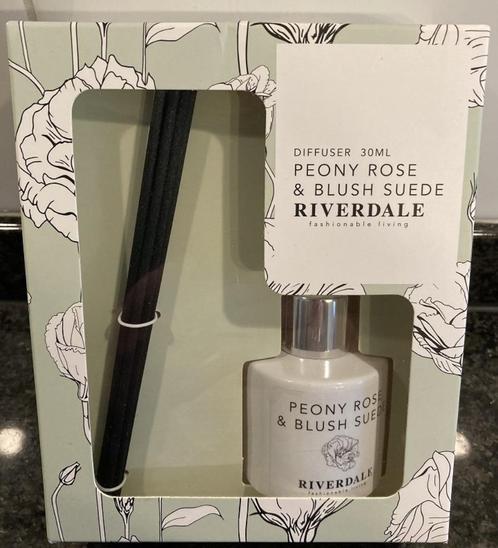 RIVERDALE GEURDIFFUSER 30 ML Peony rose & Blush suede NIEUW, Huis en Inrichting, Woonaccessoires | Kandelaars en Kaarsen, Nieuw