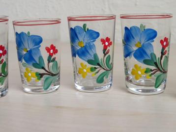 Oostenrijkse wijnglaasjes uit begin jaren '50. Handwerk. beschikbaar voor biedingen