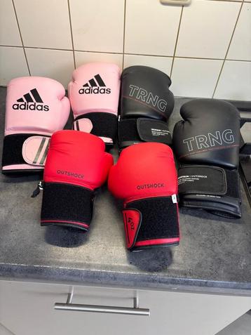 Set bokshandschoenen – Adidas, TRNG & Outshock beschikbaar voor biedingen