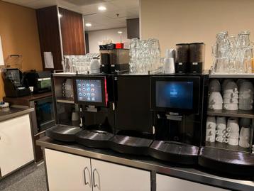 2 Franke Espressomachines + Melkschuimer en 2 koppenwarmers beschikbaar voor biedingen