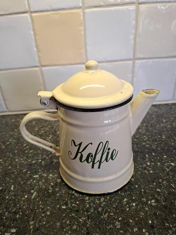 Emaille koffiepotje beschikbaar voor biedingen