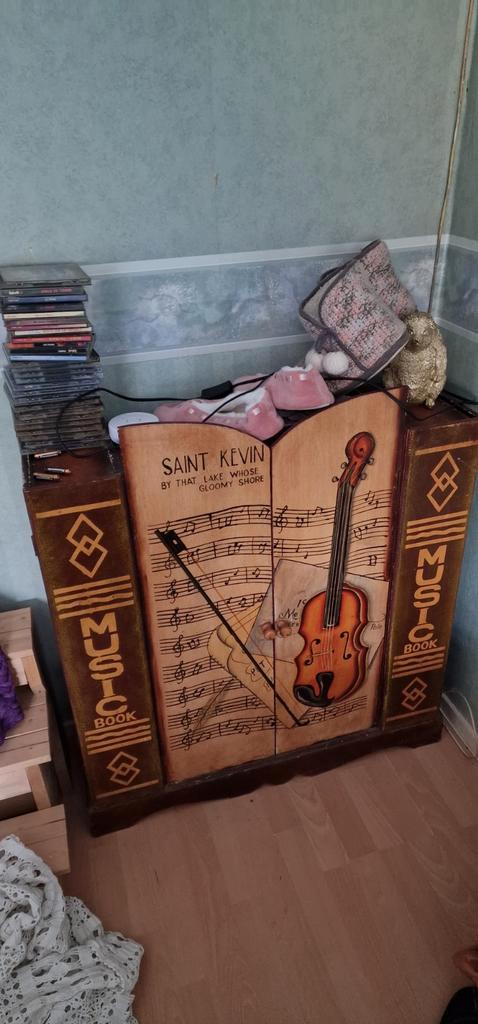 Uniek Muziekkastje, Huis en Inrichting, Kasten | Dressoirs, Gebruikt, 50 tot 100 cm, 25 tot 50 cm, Met deur(en), Met plank(en)