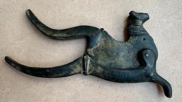 Bronzen betelnootkraker, antiek beschikbaar voor biedingen