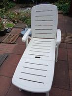 Te koop wit stevig degelijk ligbed, merk Flair Plaisir., Ophalen, Gebruikt, Kunststof, Verstelbaar