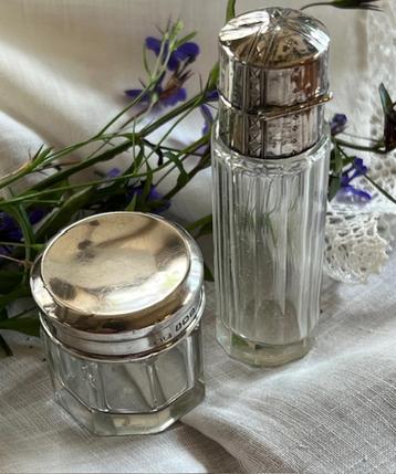 PARFUMFLESJE EN ZALFPOTJE KRISTAL/ZILVER beschikbaar voor biedingen