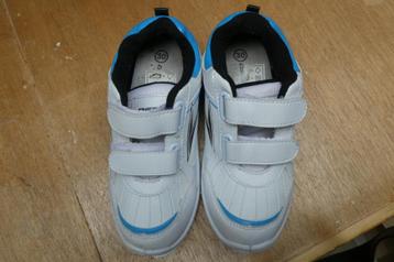 witte schoenen met klittenband maat: 30 beschikbaar voor biedingen