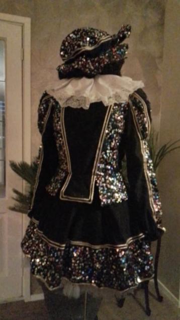 Pietenpakken huren 15 euro inclusief accessoires  beschikbaar voor biedingen