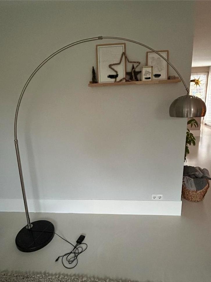 Moderne booglamp staal verstelbaar, Huis en Inrichting, Lampen | Vloerlampen, Zo goed als nieuw, 150 tot 200 cm, Ophalen