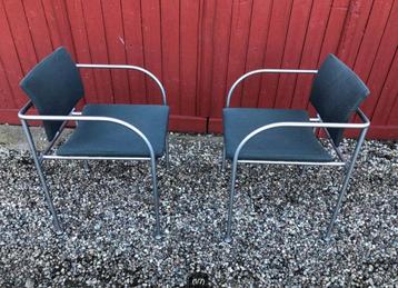 12 Prachtige stapelbare stoelen - Friis & Moltke Architects beschikbaar voor biedingen