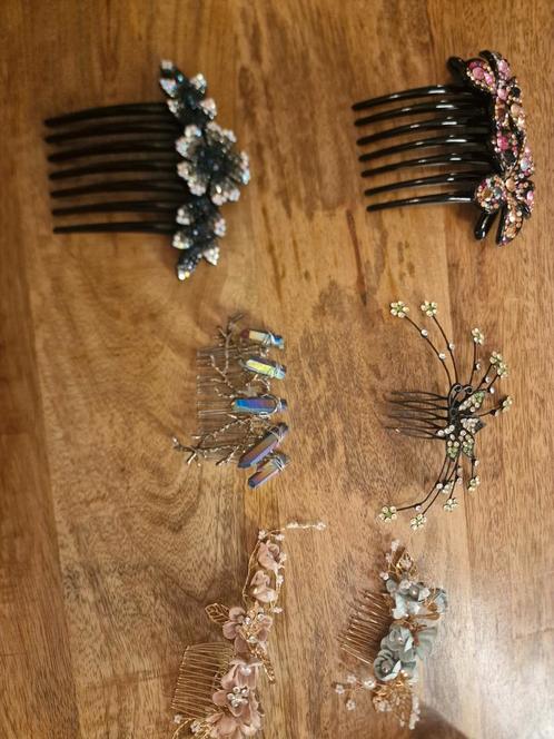 Diverse haarklemmen/  sierlijke hasrkammen met bling, Sieraden, Tassen en Uiterlijk, Uiterlijk | Haarverzorging, Zo goed als nieuw