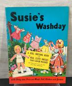 Vintage Susie’s Wasday. Aankleed Kartonnen Poppen Boek 1964., Verzenden, Zo goed als nieuw, Fashion Doll