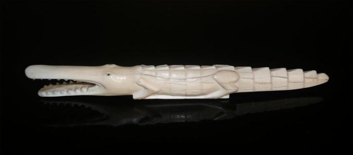 Zeer oude krokodil gesneden uit ivoor, periode vóór WW2, Antiek en Kunst, Kunst | Niet-Westerse kunst, Ophalen of Verzenden