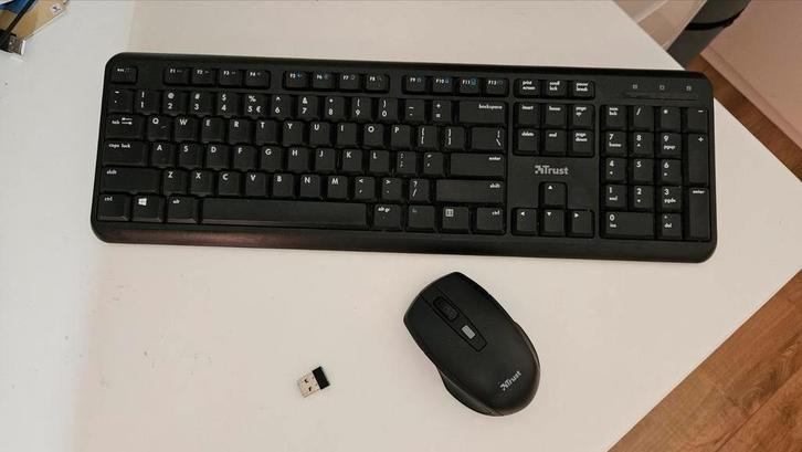 Trust Ody draadloos silent toetsenbord muis set, Computers en Software, Toetsenborden, Zo goed als nieuw, Qwerty, Draadloos, Toetsenbord en muis-set