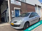 Renault Clio 1.4-16V Business Line JAAR APK &AIRCO&NAP, Voorwielaandrijving, Gebruikt, 4 cilinders, Handgeschakeld