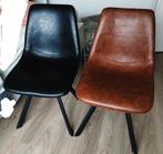 4 eetkamer stoelen 2x zwart en 2x bruin, Ophalen, Zo goed als nieuw, Bruin