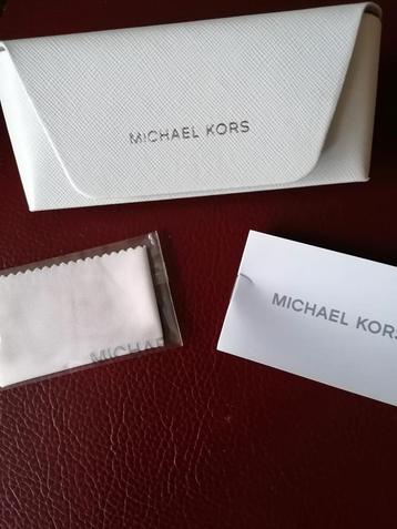 BRILLEN KOKER VAN MICHAEL KORS MET BRILLEN DOEKJE (NIEUW).  beschikbaar voor biedingen