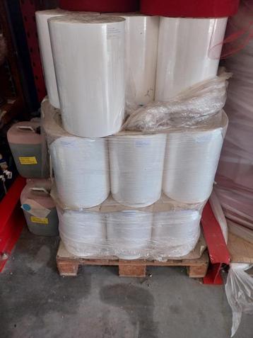 Rollen nieuw parelmoer folie en rollen nieuw gaas te koop beschikbaar voor biedingen