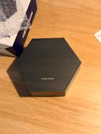 Klok Karlsson Hexagon Zwart Houtfineer, Huis en Inrichting, Ophalen, Nieuw, Digitaal, Wekker of Tafelklok