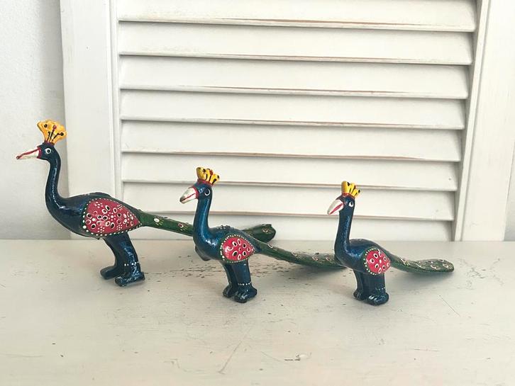 Drie papier mache pauwen beeldjes 23 cm, Antiek en Kunst, Curiosa en Brocante, Ophalen