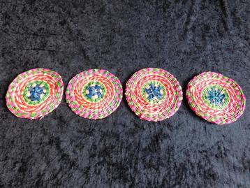 4 vintage onderzetters van riet voor onder glazen in kleurtj beschikbaar voor biedingen