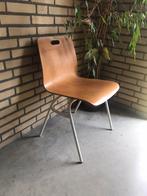 Retro houten stoel met ijzeren frame, Ophalen, Zo goed als nieuw, Eén