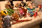 Een bed vol knuffels., Kinderen en Baby's, Speelgoed | Knuffels en Pluche, Overige typen, Gebruikt, Ophalen
