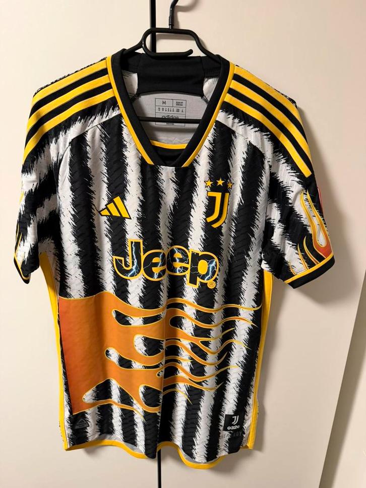 Juventus 2023-2024 speciaal 032c shirt!, Verzamelen, Sportartikelen en Voetbal, Nieuw, Shirt, Buitenlandse clubs, Ophalen of Verzenden