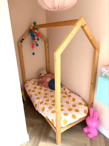Massief houten juniorbed huisjesbed hemelbed kinderbed beschikbaar voor biedingen