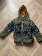 Stoere winterjas maat 122 - met verfvlek, Kinderen en Baby's, Kinderkleding | Maat 140, Ophalen of Verzenden, Gebruikt, Jongen
