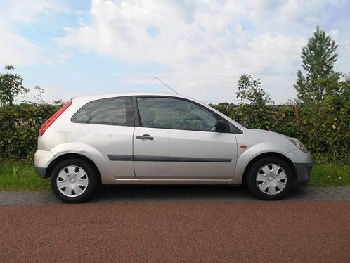 Ford Fiësta uit 2006 - koopje!, Auto's, Ford, Particulier, Fiësta, Benzine, C, Hatchback, Handgeschakeld, Geïmporteerd, Zilver of Grijs