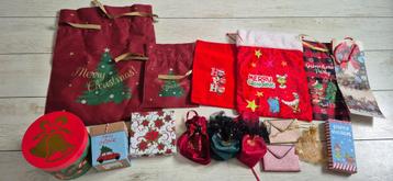 Kerst cadeauverpakkingen 16 stuks  beschikbaar voor biedingen