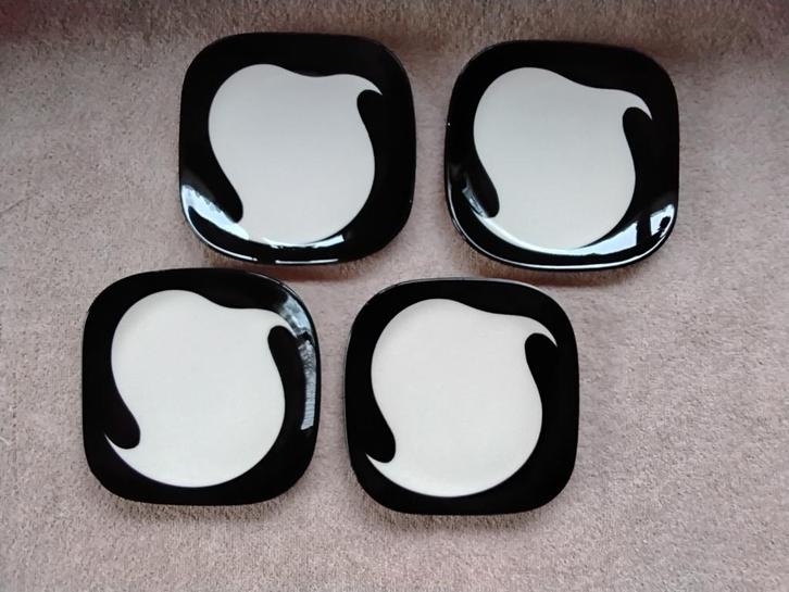 4 Gebaksbordjes Flora Gouda Holland, Antiek en Kunst, Antiek | Servies los, Verzenden