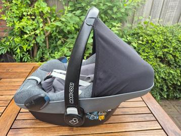Maxi cosi pebble plus incl. verkleiner beschikbaar voor biedingen